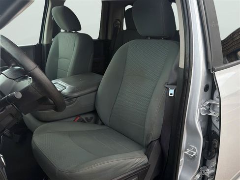 Used 2016 RAM 1500 Classic SLT AWD/4WD image 11