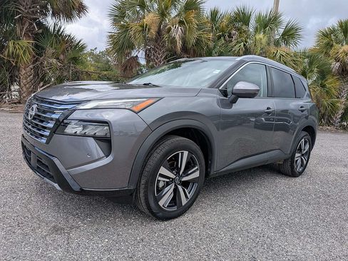 Used 2026 Nissan Rogue SL FWD image 7