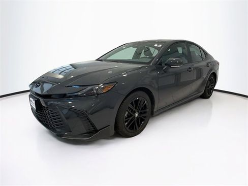 Certified 2025 Toyota Camry SE image 3