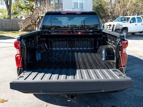 Used 2026 Chevrolet Silverado 1500 Custom image 8