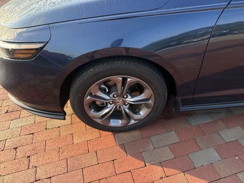 Used 2024 Honda Accord EX image 2