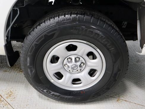 Certified 2025 Nissan Frontier S image 18