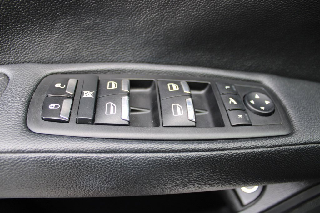 Used 2015 Maserati Ghibli RWD image 23