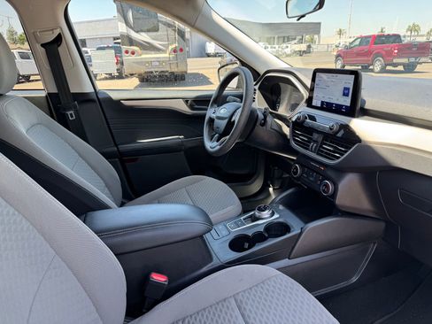 Used 2022 Ford Escape SE FWD image 17