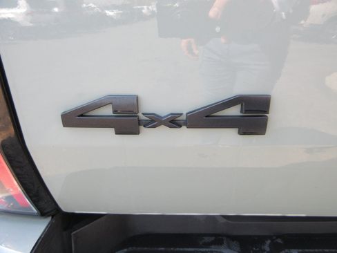 Used 2024 Toyota Tundra Limited w/ TRD Off-Road Package AWD/4WD image 10