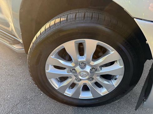 Used 2010 Toyota Sequoia Limited AWD/4WD image 57