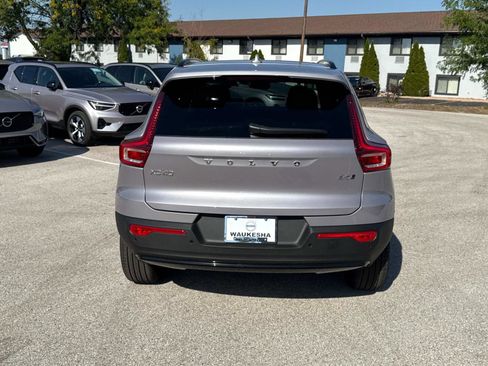 New 2026 Volvo XC40 B5 Ultra w/ Climate Package image 6