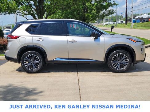 Certified 2026 Nissan Rogue Platinum w/ Platinum Premium Package AWD/4WD image 2