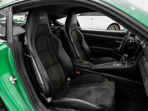 Used 2022 Porsche 718 Cayman GT4 RWD image 33