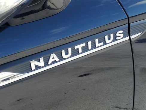 Certified 2023 Lincoln Nautilus Reserve image 6