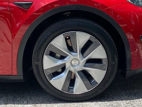 Used 2022 Tesla Model Y Long Range AWD/4WD image 11