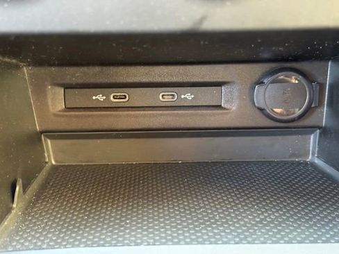 Used 2022 Volkswagen Taos S image 18