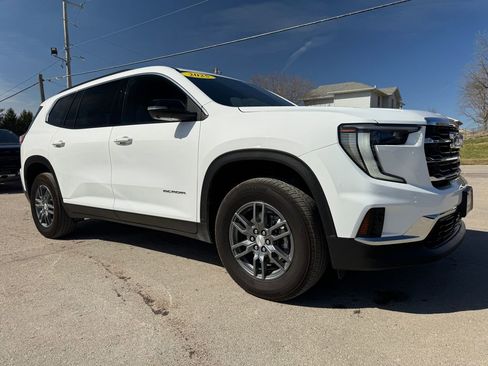 Used 2025 GMC Acadia Elevation AWD/4WD image 3