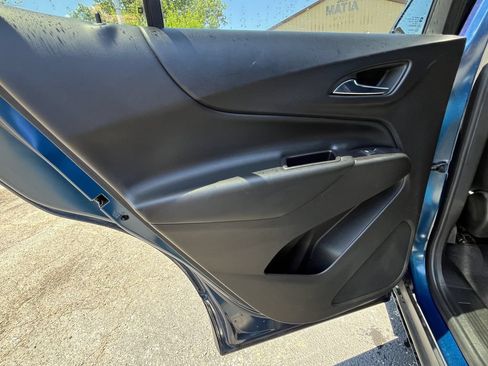 Used 2020 Chevrolet Equinox LT FWD image 16