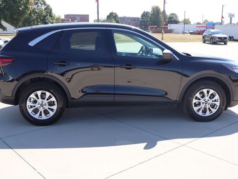 Used 2023 Ford Escape Active image 5