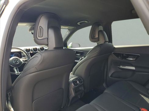 Certified 2025 Mercedes-Benz GLC 300 image 12