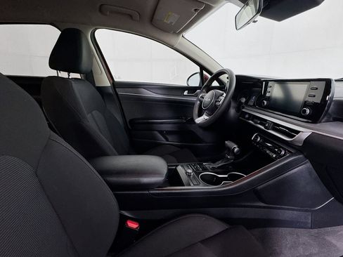 Used 2023 Kia K5 LXS image 28