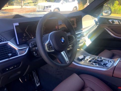 Used 2026 BMW X5 xDrive40i w/ Executive Package image 9