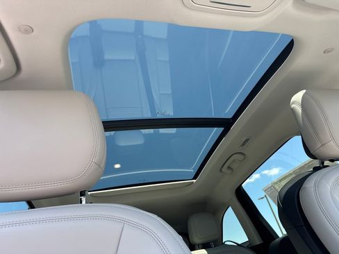 New 2026 Lincoln Nautilus Premier w/ Equipment Group 102A image 28