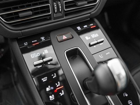 Certified 2026 Porsche Macan AWD/4WD image 23