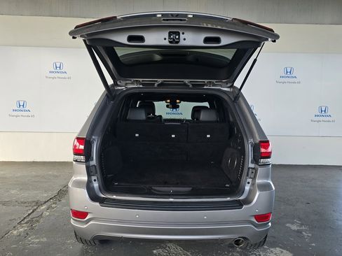 Used 2019 Jeep Grand Cherokee Altitude image 42