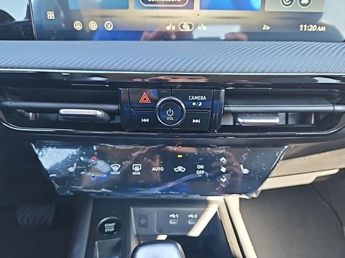 New 2026 Nissan Kicks SR w/ Cold Weather Package image 16