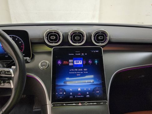 Used 2023 Mercedes-Benz C 300 Sedan image 5