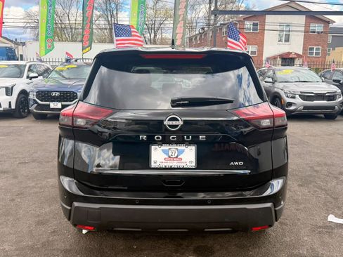 Used 2025 Nissan Rogue SV AWD/4WD image 5