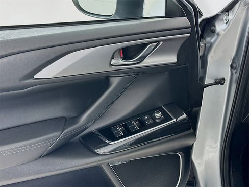 Used 2018 MAZDA CX-9 Touring w/ Touring Premium Package image 19