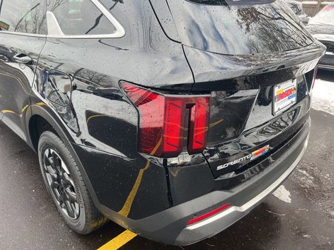 Certified 2025 Kia Sorento S image 35