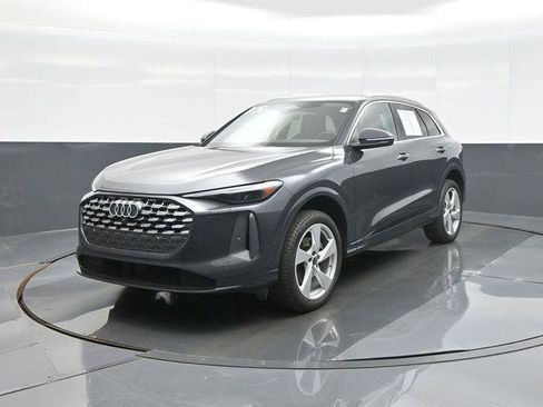 Used 2025 Audi Q5 Premium Plus w/ Premium Plus AWD/4WD image 3