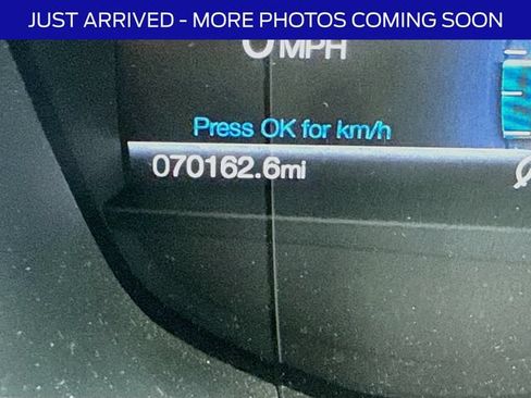 Used 2019 Ford Fusion SE FWD image 12