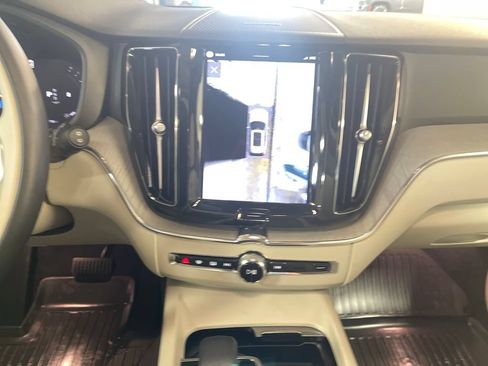 Certified 2024 Volvo XC60 B5 Plus w/ Protection Package Premier AWD/4WD image 19