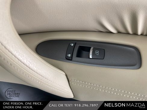 Used 2017 Nissan Armada Platinum w/ Interior Lighting Package image 46