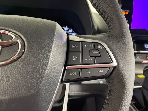 New 2026 Toyota Sienna XLE image 27