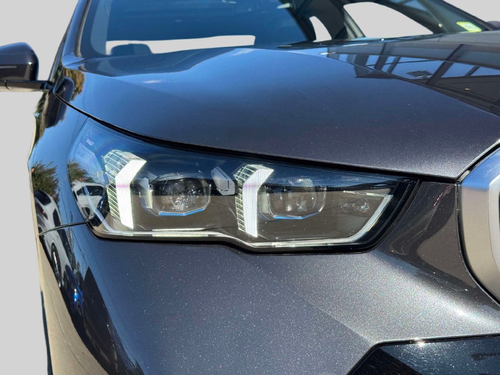 Certified 2026 BMW 530i xDrive w/ Executive Package AWD/4WD image 9