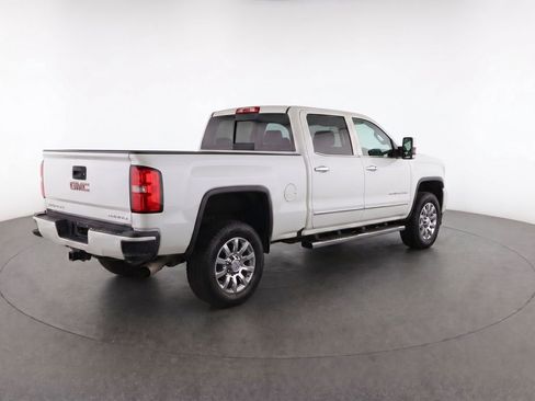 Used 2019 GMC Sierra 2500 Denali w/ Duramax Plus Package AWD/4WD image 7