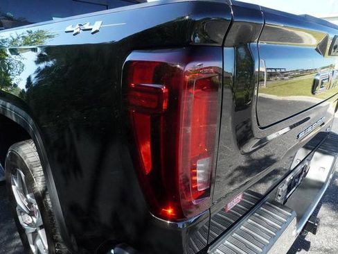 Used 2024 GMC Sierra 1500 SLT w/ SLT Premium Plus Package image 41