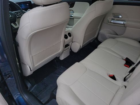 Certified 2023 Mercedes-Benz GLB 250 image 10