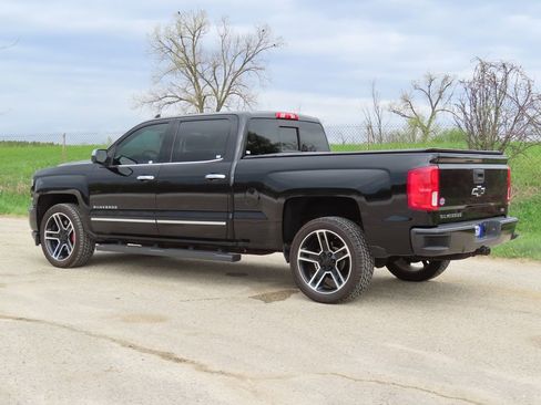 Used 2018 Chevrolet Silverado 1500 LTZ Z71 AWD/4WD image 24