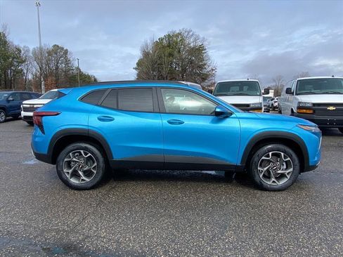 New 2026 Chevrolet Trax LT image 2