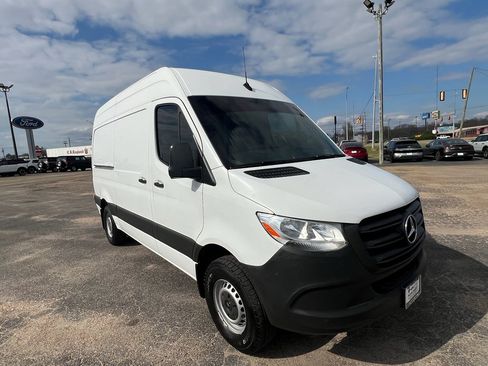 Used 2019 Mercedes-Benz Sprinter 1500 image 1