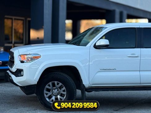 Used 2017 Toyota Tacoma SR5 RWD image 2
