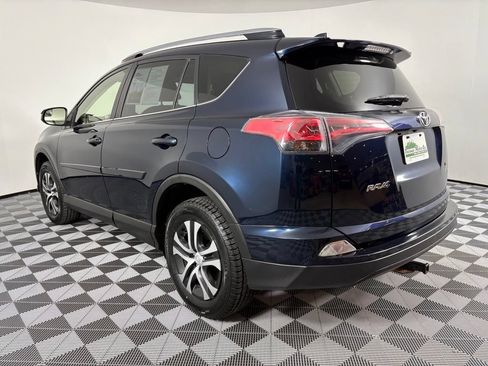 Used 2017 Toyota RAV4 LE AWD/4WD image 12