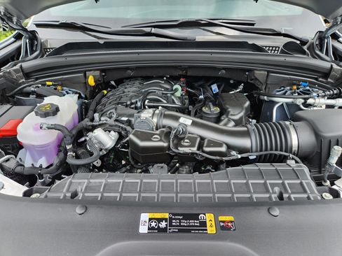 New 2025 Jeep Grand Cherokee L Overland w/ Luxury Tech Group IV image 10