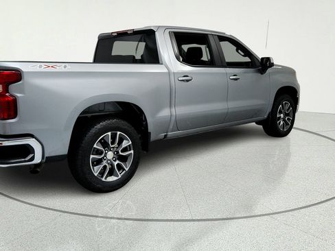 Used 2024 Chevrolet Silverado 1500 LT AWD/4WD image 5