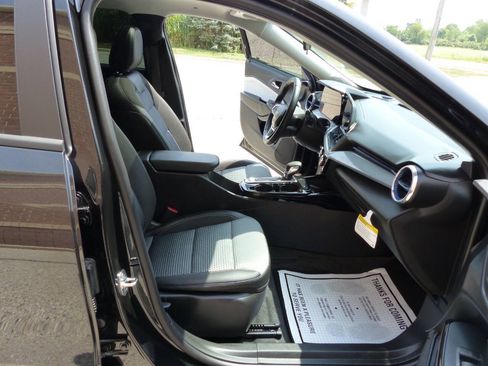 Used 2026 Chevrolet Trax LT w/ Sunroof Package FWD image 41