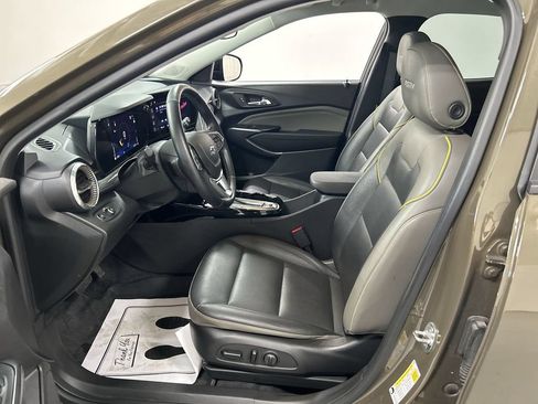 Used 2024 Chevrolet Trax ACTIV FWD image 9