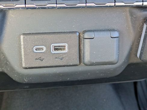 Used 2024 Chevrolet Silverado 2500 Custom w/ Custom Convenience Package image 22