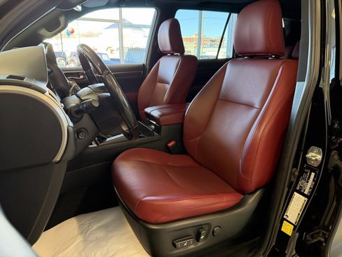 Used 2023 Lexus GX 460 Premium image 40